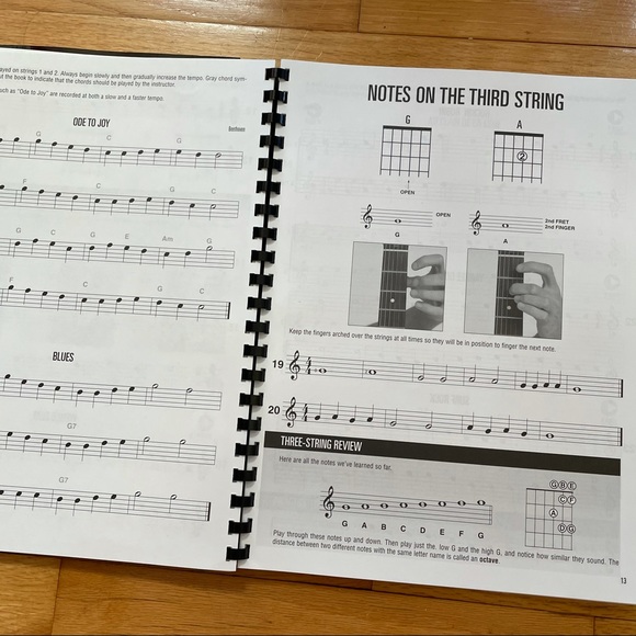 Two Guitar Books - Picture 7 of 8